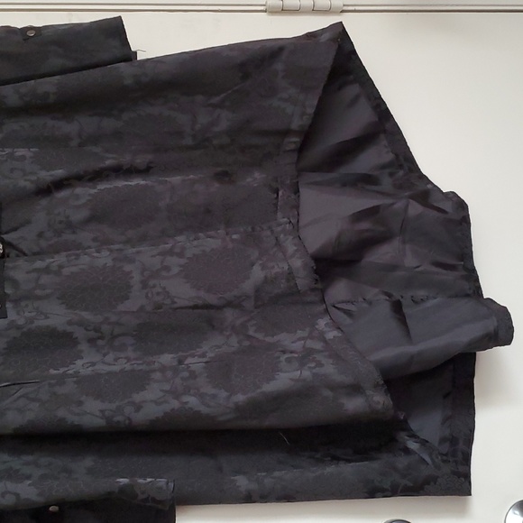 Like New Heart & Rose Brocade Coat - Picture 6 of 16